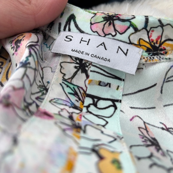 SHAN Multicolor Floral Women's Blouse - Picture 7 of 10